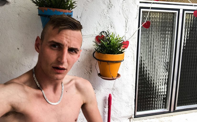 Hung Boy Squirting Big & Messy – Reece Bentley